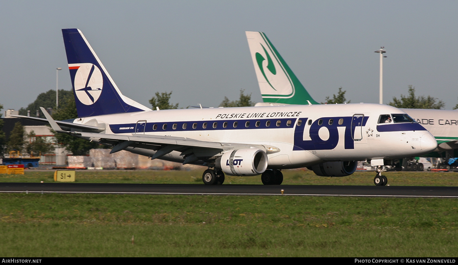 Aircraft Photo of SP-LDH | Embraer 170LR (ERJ-170-100LR) | LOT Polish Airlines - Polskie Linie Lotnicze | AirHistory.net #447485