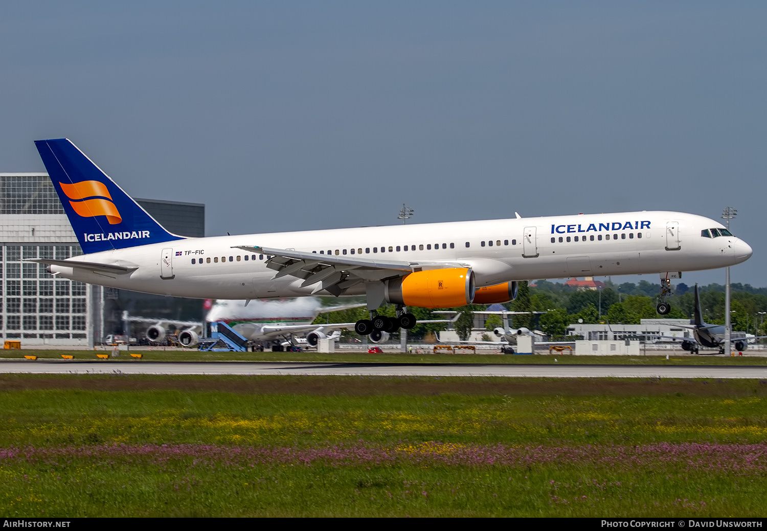 Aircraft Photo of TF-FIC | Boeing 757-23N | Icelandair | AirHistory.net #447582