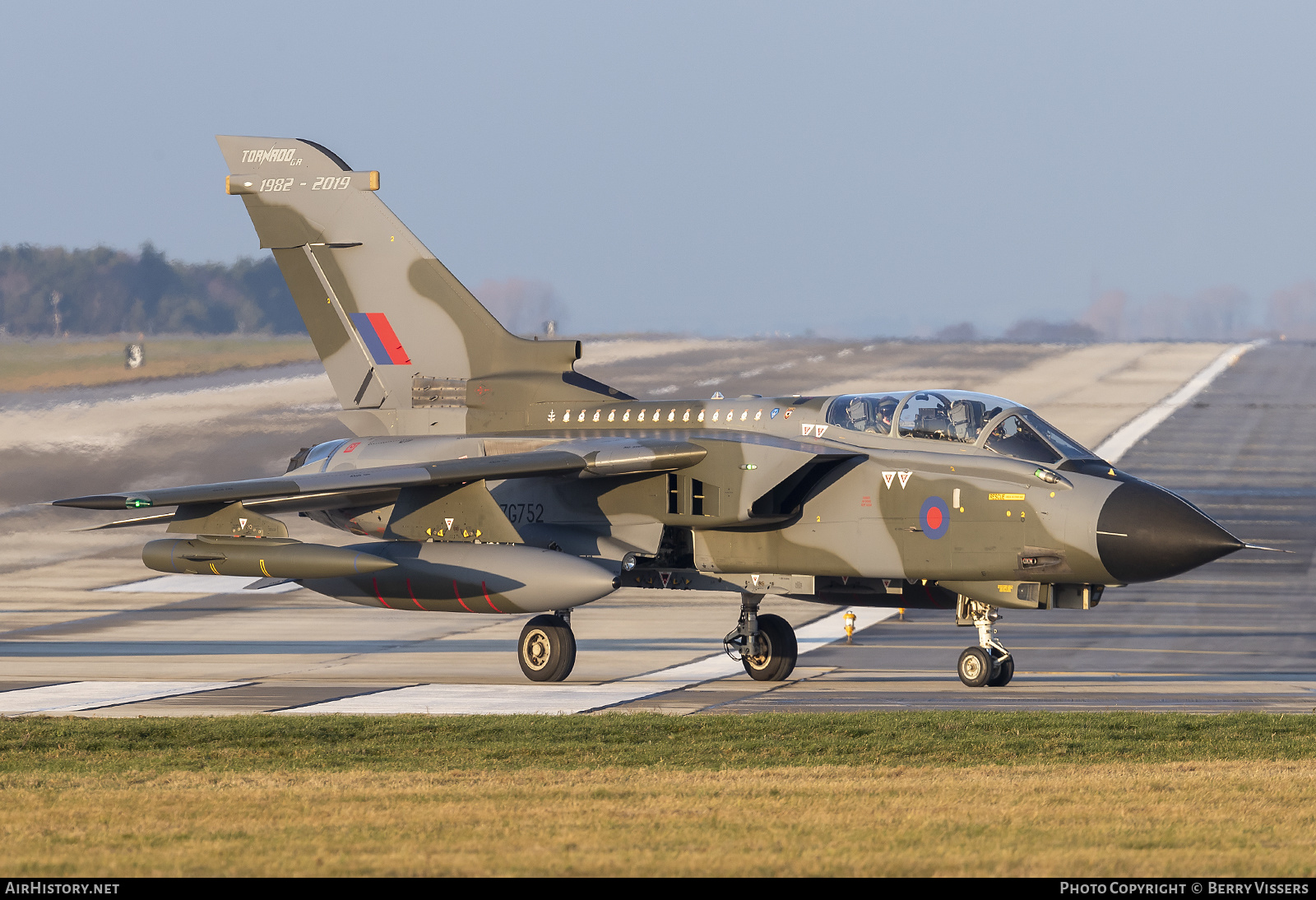 Aircraft Photo of ZG752 | Panavia Tornado GR4 | UK - Air Force | AirHistory.net #447611