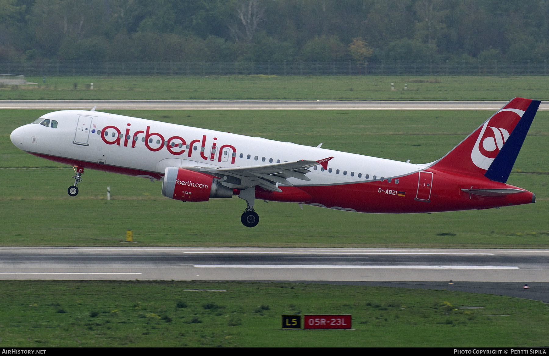 Aircraft Photo of D-ABZI | Airbus A320-216 | Air Berlin | AirHistory.net #447717