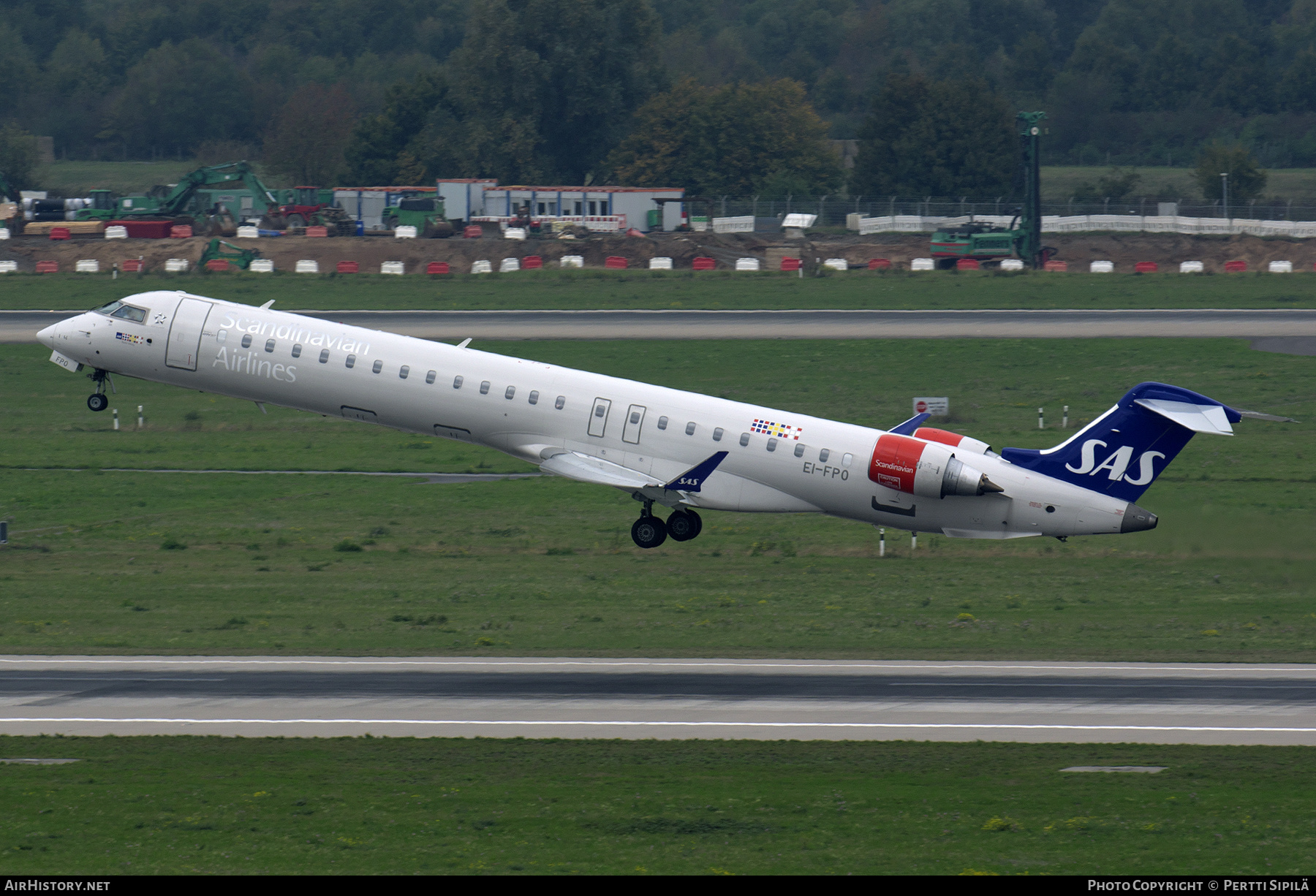 Aircraft Photo of EI-FPO | Bombardier CRJ-900LR (CL-600-2D24) | Scandinavian Airlines - SAS | AirHistory.net #447752