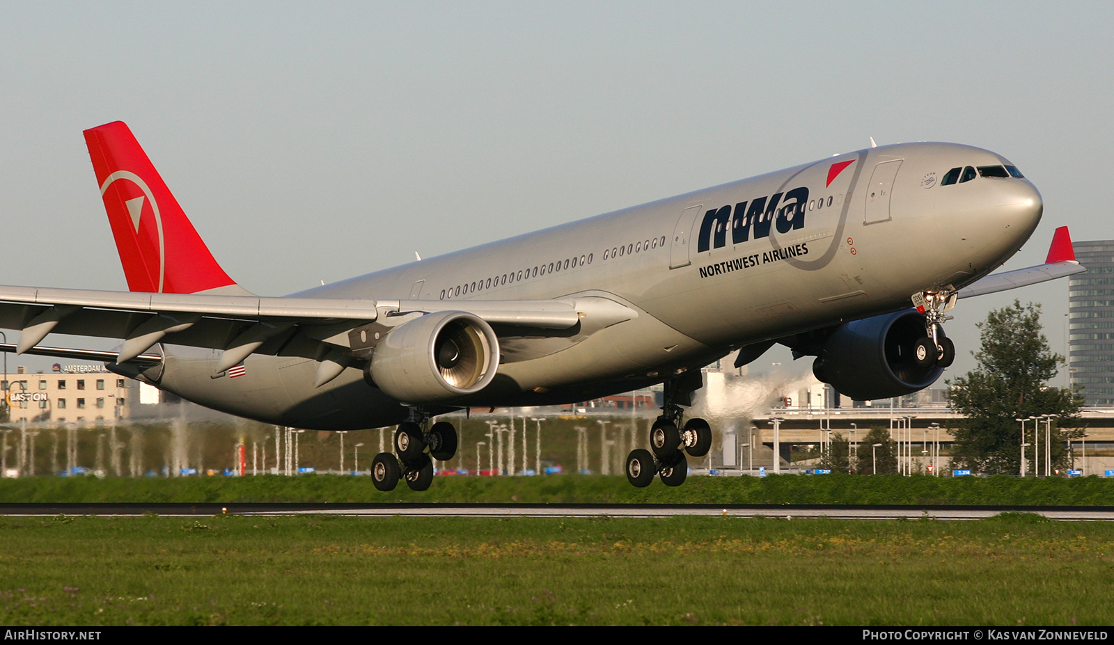 Aircraft Photo of N810NW | Airbus A330-323 | Northwest Airlines | AirHistory.net #447765