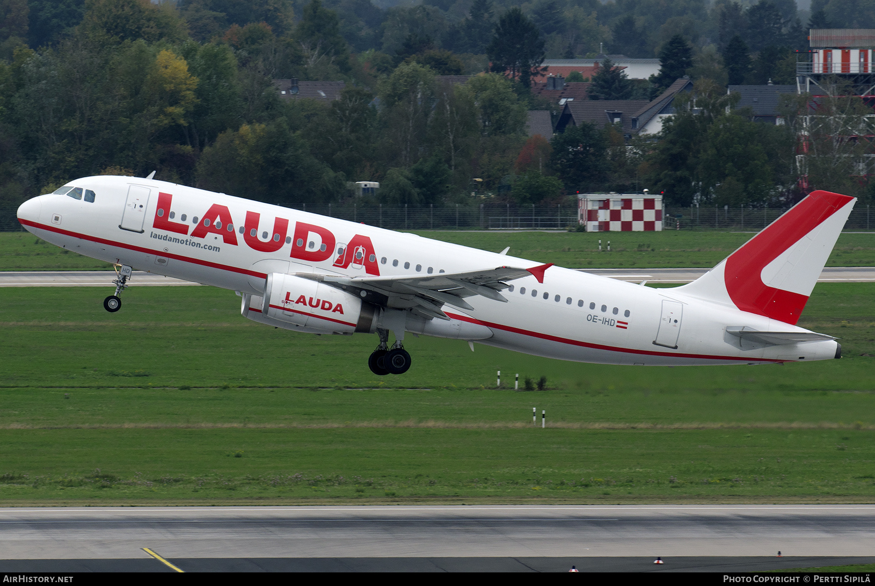 Aircraft Photo of OE-IHD | Airbus A320-232 | Lauda | AirHistory.net #447831