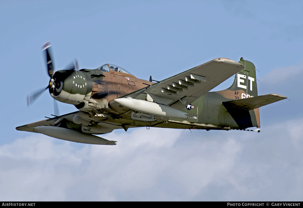 Aircraft Photo of N39606 / NX39606 / AF39-606 | Douglas A-1H Skyraider (AD-6) | USA - Air Force | AirHistory.net #447869