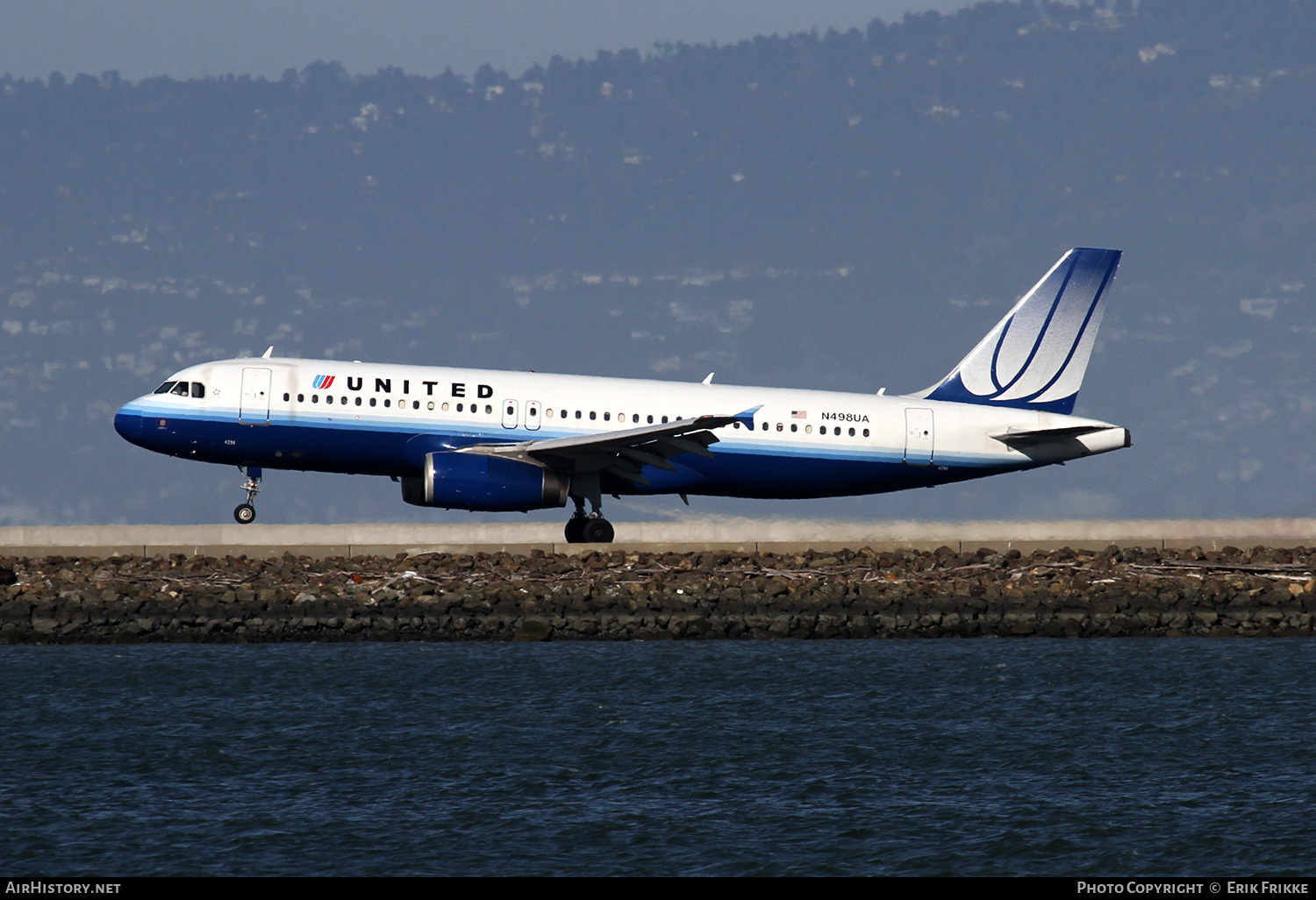 Aircraft Photo of N498UA | Airbus A320-232 | United Airlines | AirHistory.net #448130
