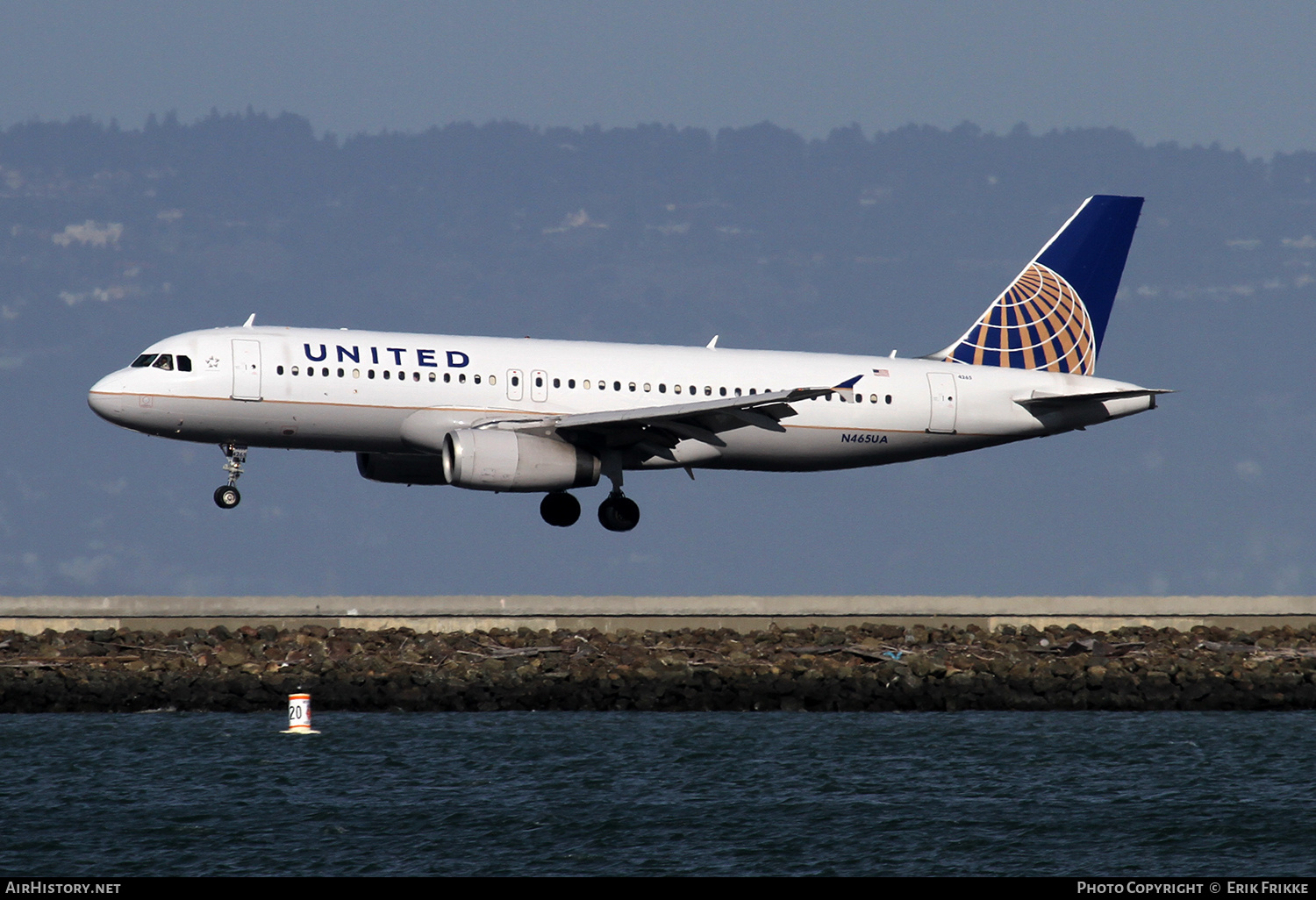 Aircraft Photo of N465UA | Airbus A320-232 | United Airlines | AirHistory.net #448140