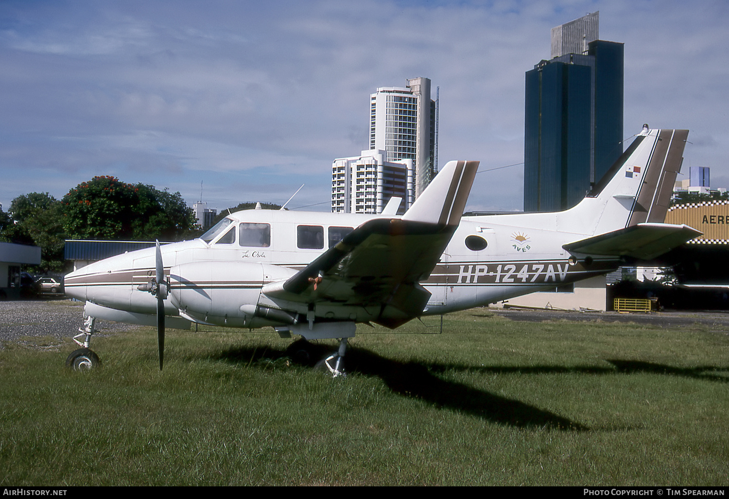 Aircraft Photo of HP-1247AV | Beech 65-80 Queen Air | AVES - Aerovías de Veraguas | AirHistory.net #448312