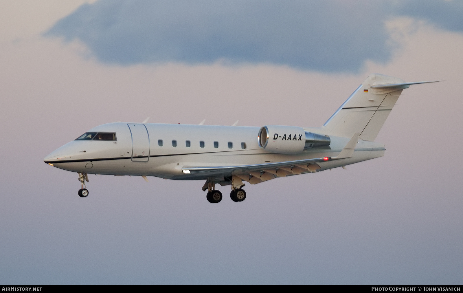 Aircraft Photo of D-AAAX | Bombardier Challenger 604 (CL-600-2B16) | AirHistory.net #448362