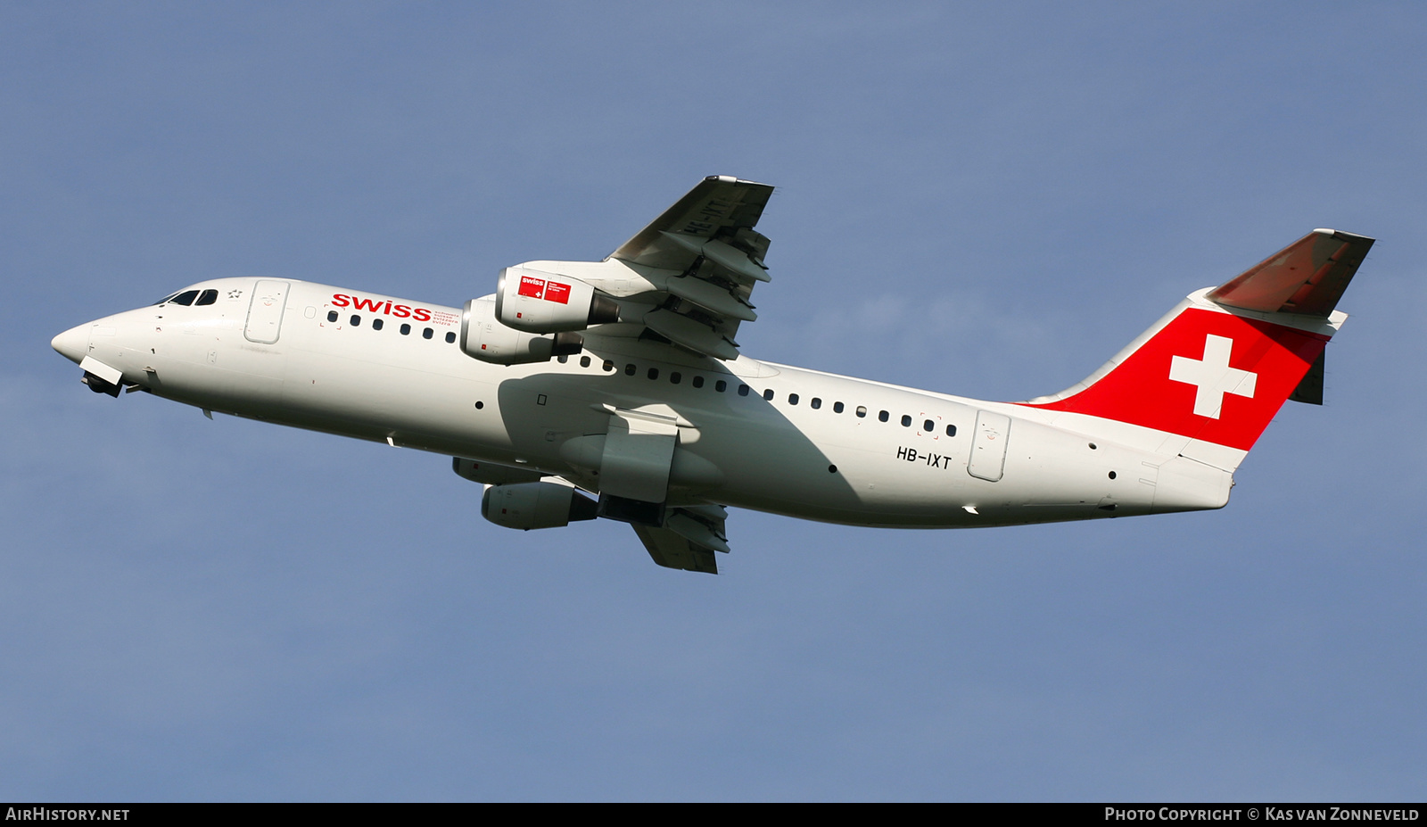 Aircraft Photo of HB-IXT | British Aerospace Avro 146-RJ100 | Swiss International Air Lines | AirHistory.net #448369