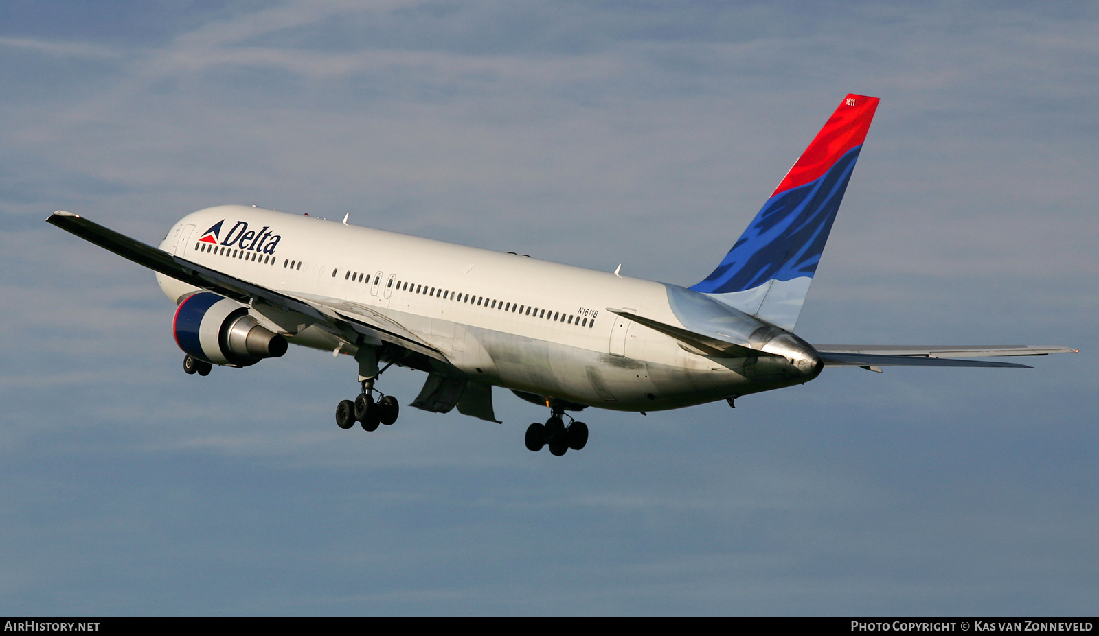 Aircraft Photo of N1611B | Boeing 767-332/ER | Delta Air Lines | AirHistory.net #448398