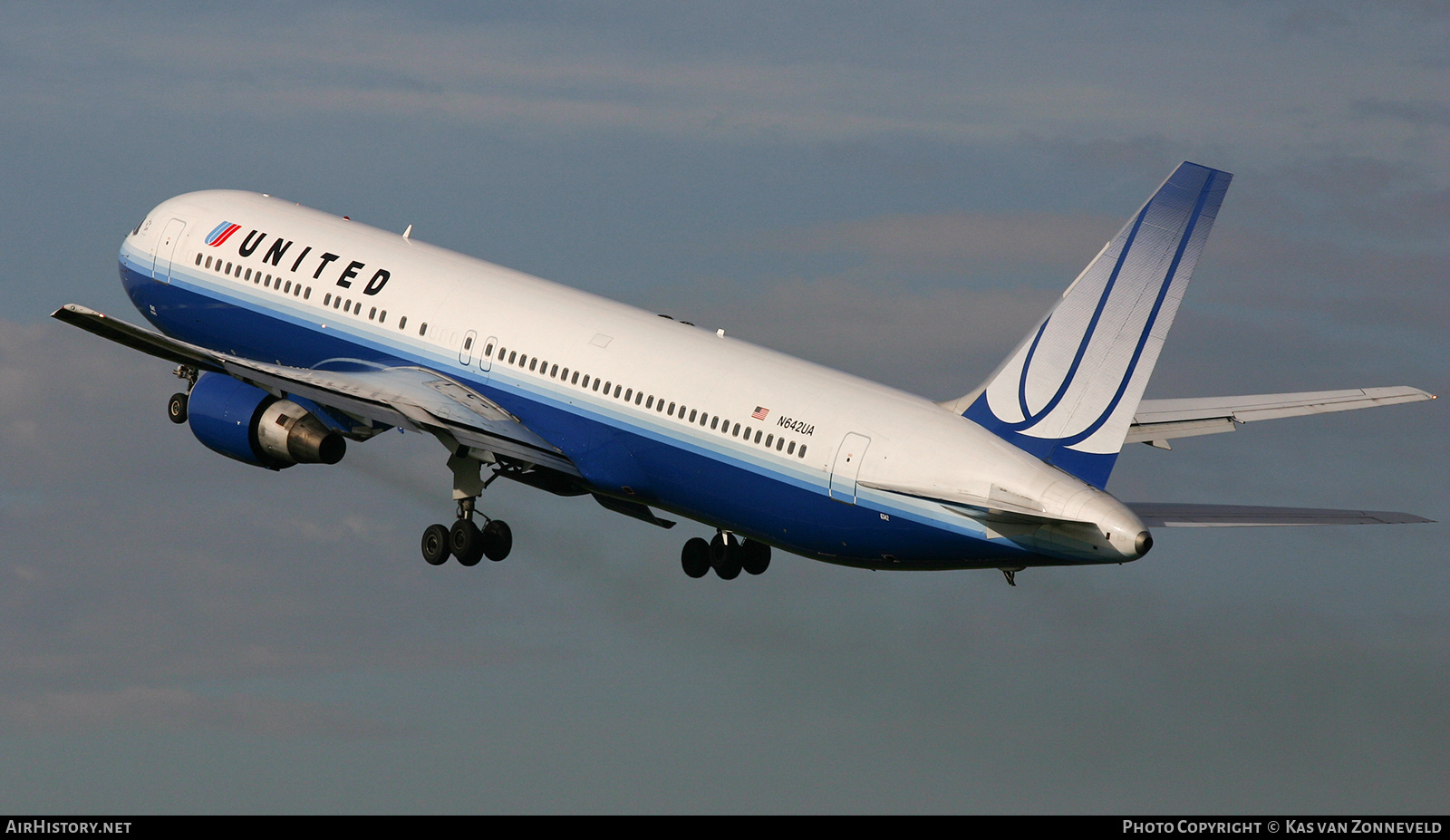 Aircraft Photo of N642UA | Boeing 767-322/ER | United Airlines | AirHistory.net #448418