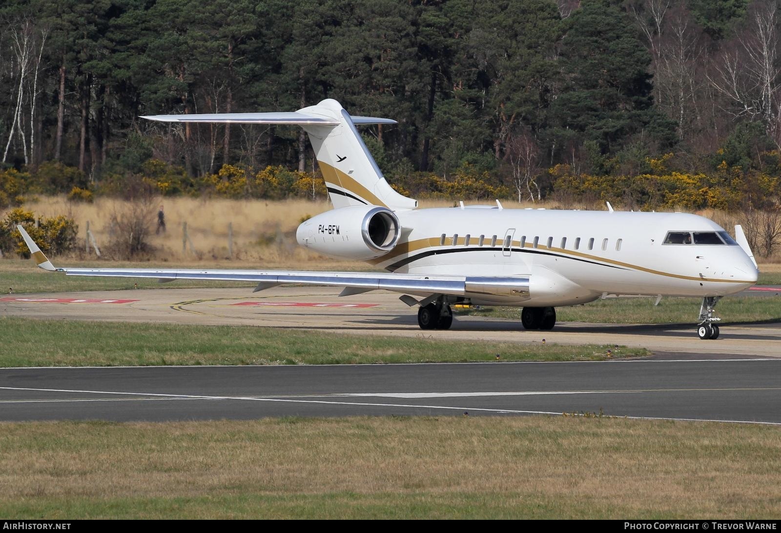 Aircraft Photo of P4-BFW | Bombardier Global Express (BD-700-1A10) | AirHistory.net #448442