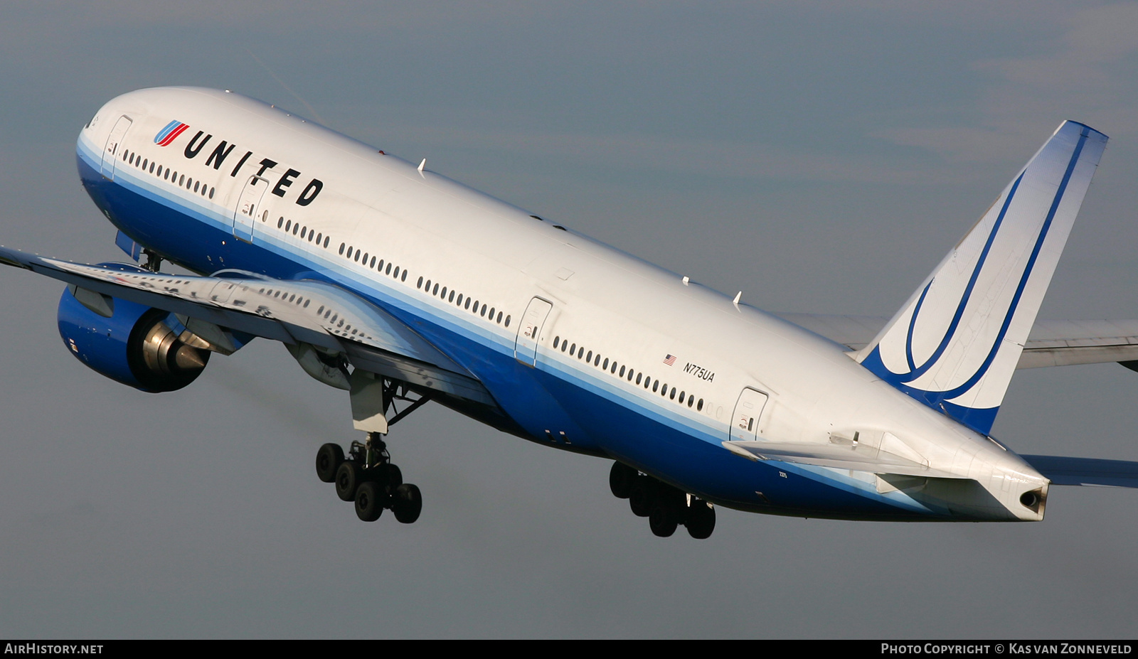 Aircraft Photo of N775UA | Boeing 777-222 | United Airlines | AirHistory.net #448526