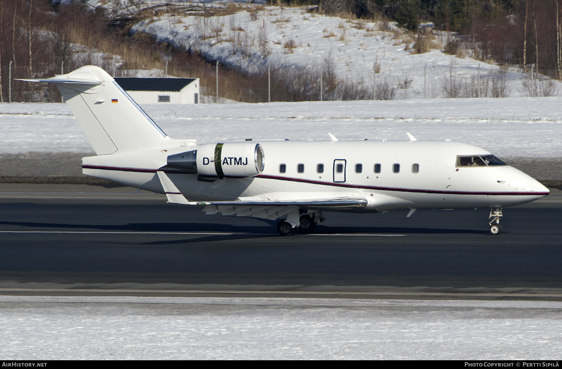Aircraft Photo of D-ATMJ | Bombardier Challenger 604 (CL-600-2B16) | AirHistory.net #448528