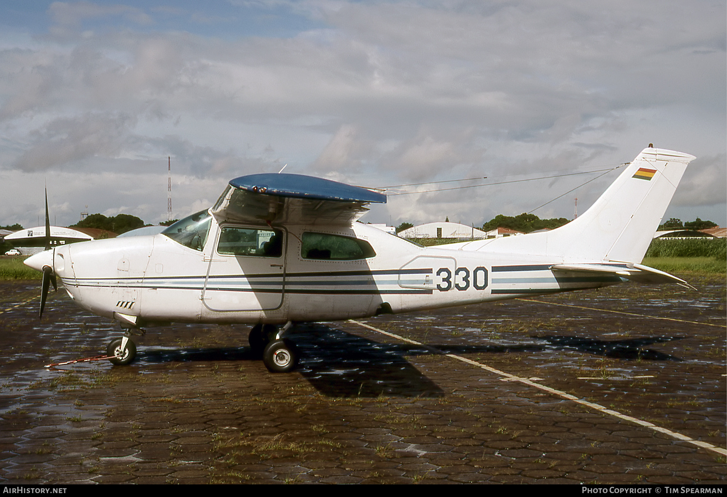 Aircraft Photo of 330 | Cessna 210L Centurion | Bolivia - Air Force | AirHistory.net #448777