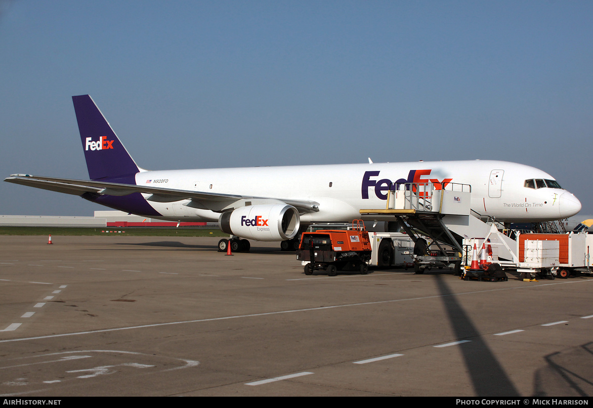Aircraft Photo of N920FD | Boeing 757-23A(SF) | FedEx Express - Federal Express | AirHistory.net #448851