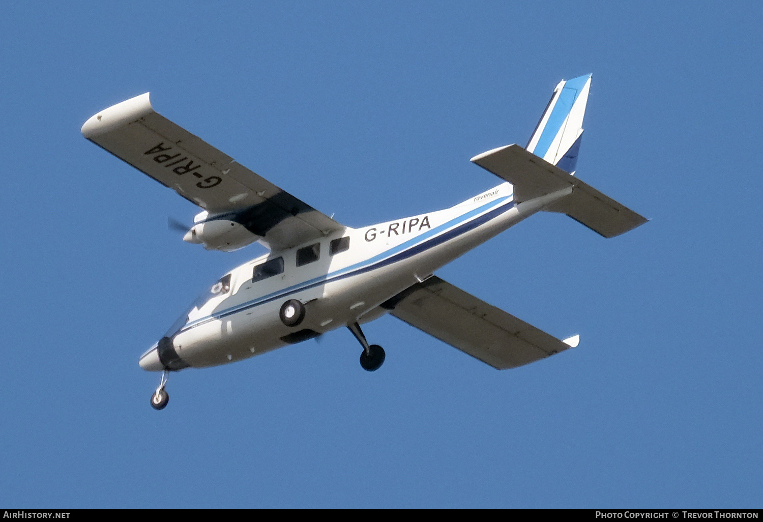 Aircraft Photo of G-RIPA | Vulcanair P-68 Observer 2 | Ravenair | AirHistory.net #448897