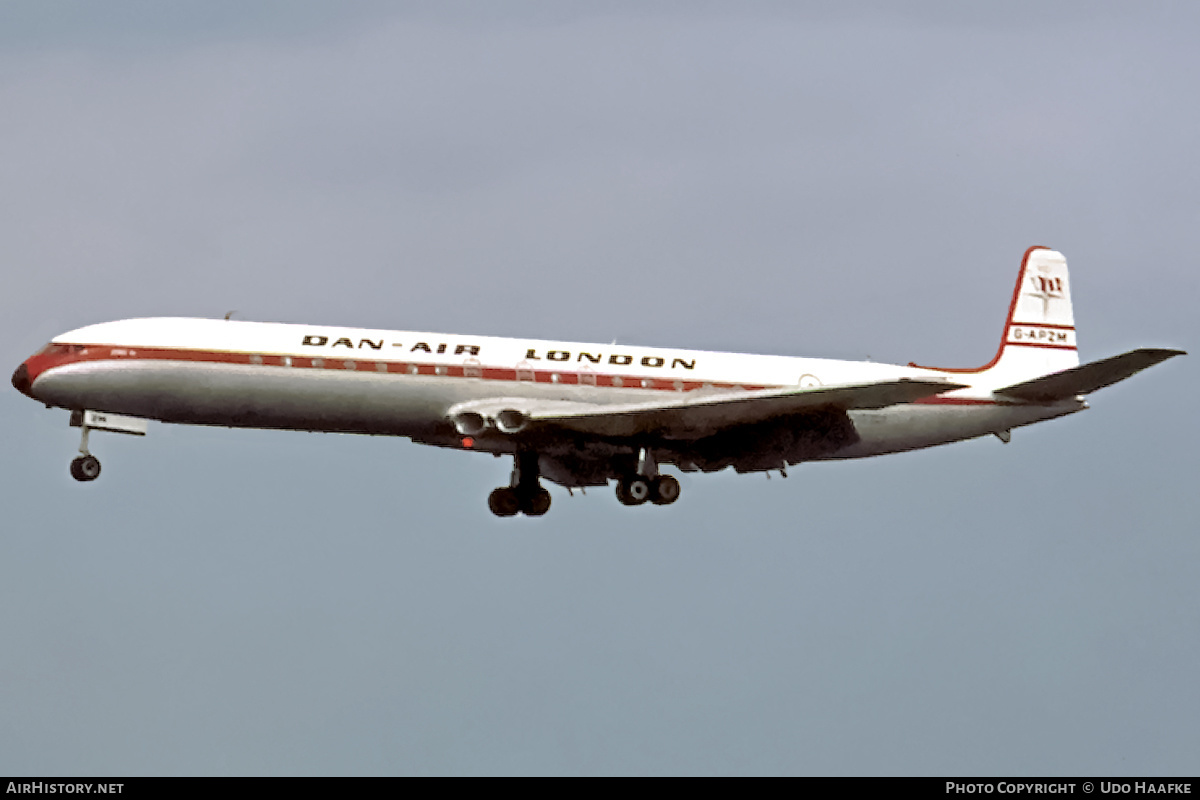 Aircraft Photo of G-APZM | De Havilland D.H. 106 Comet 4B | Dan-Air London | AirHistory.net #448957