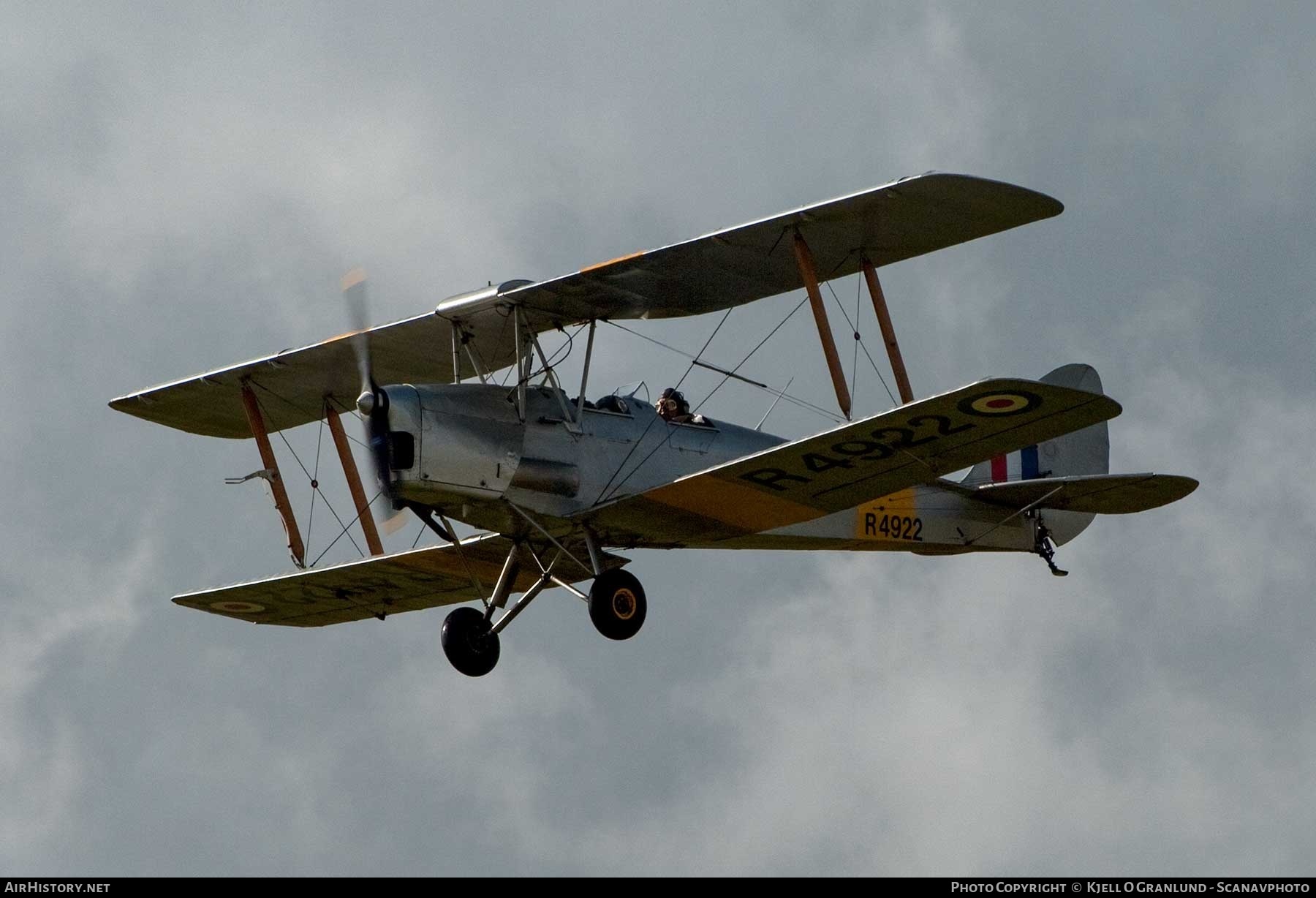 Aircraft Photo of G-APAO / R4922 | De Havilland D.H. 82A Tiger Moth II | UK - Air Force | AirHistory.net #449020