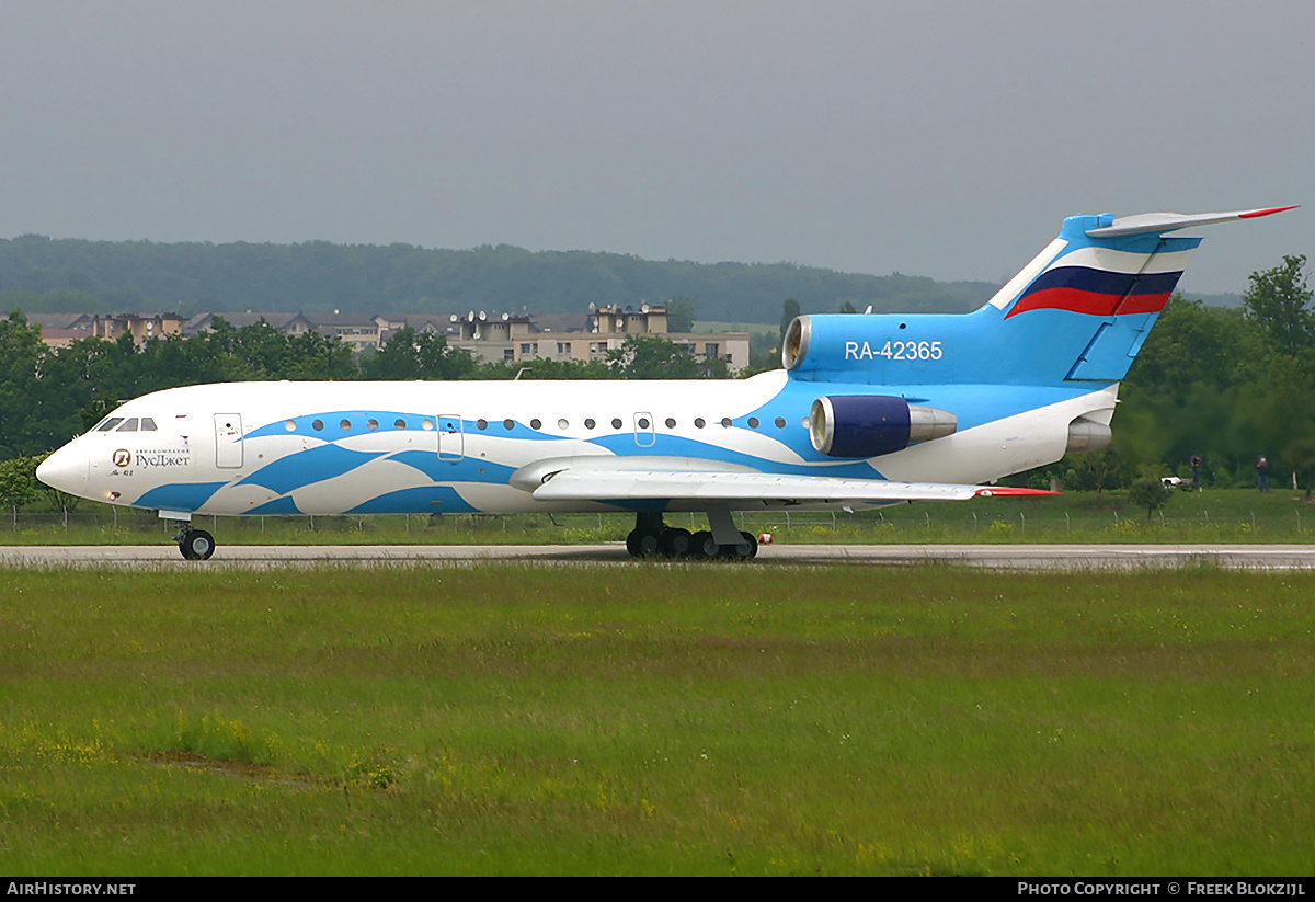 Aircraft Photo of RA-42365 | Yakovlev Yak-42D | RusJet | AirHistory.net #449357