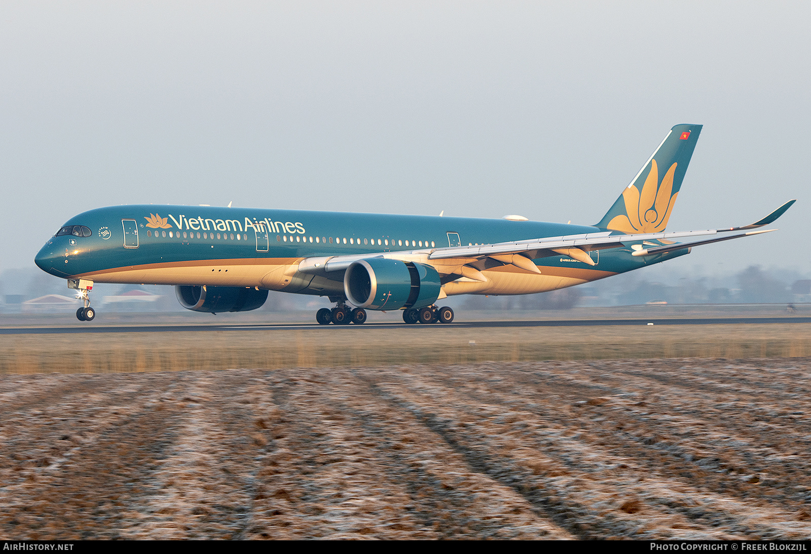 Aircraft Photo of VN-A893 | Airbus A350-941 | Vietnam Airlines | AirHistory.net #449364