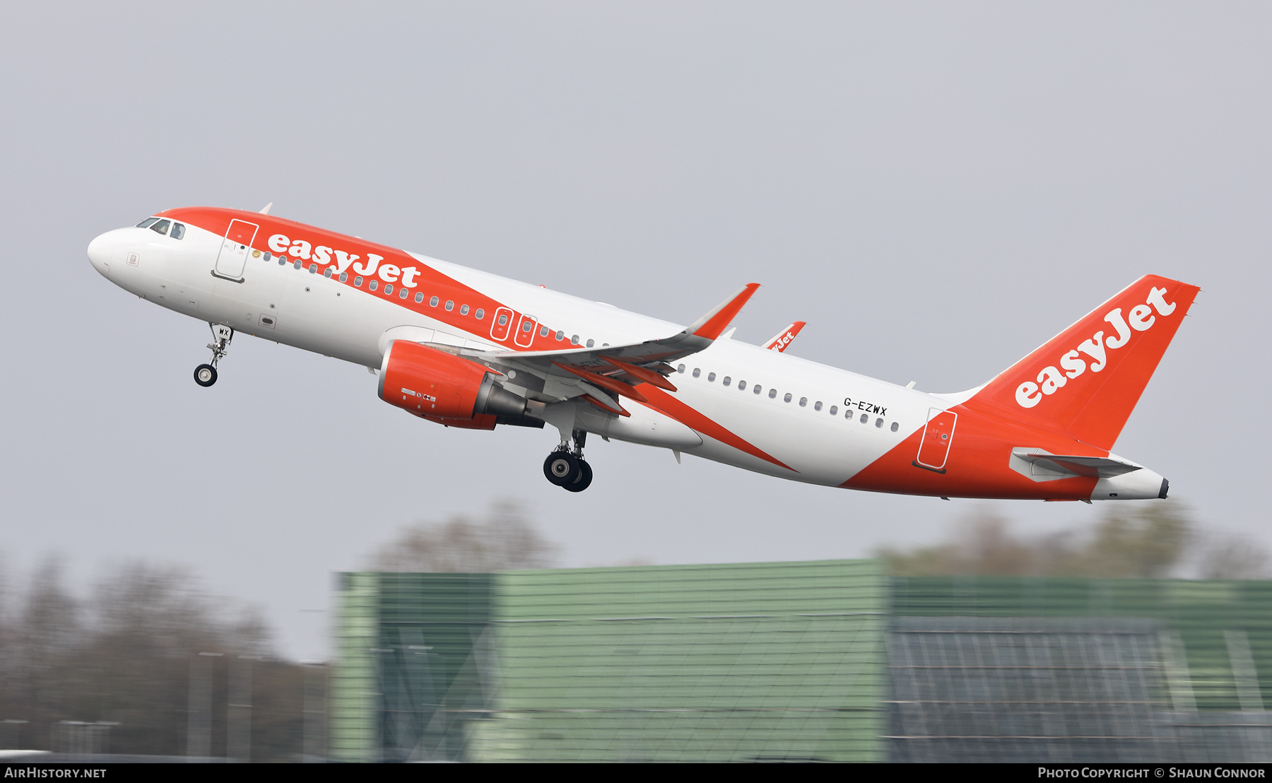 Aircraft Photo of G-EZWX | Airbus A320-214 | EasyJet | AirHistory.net #449393