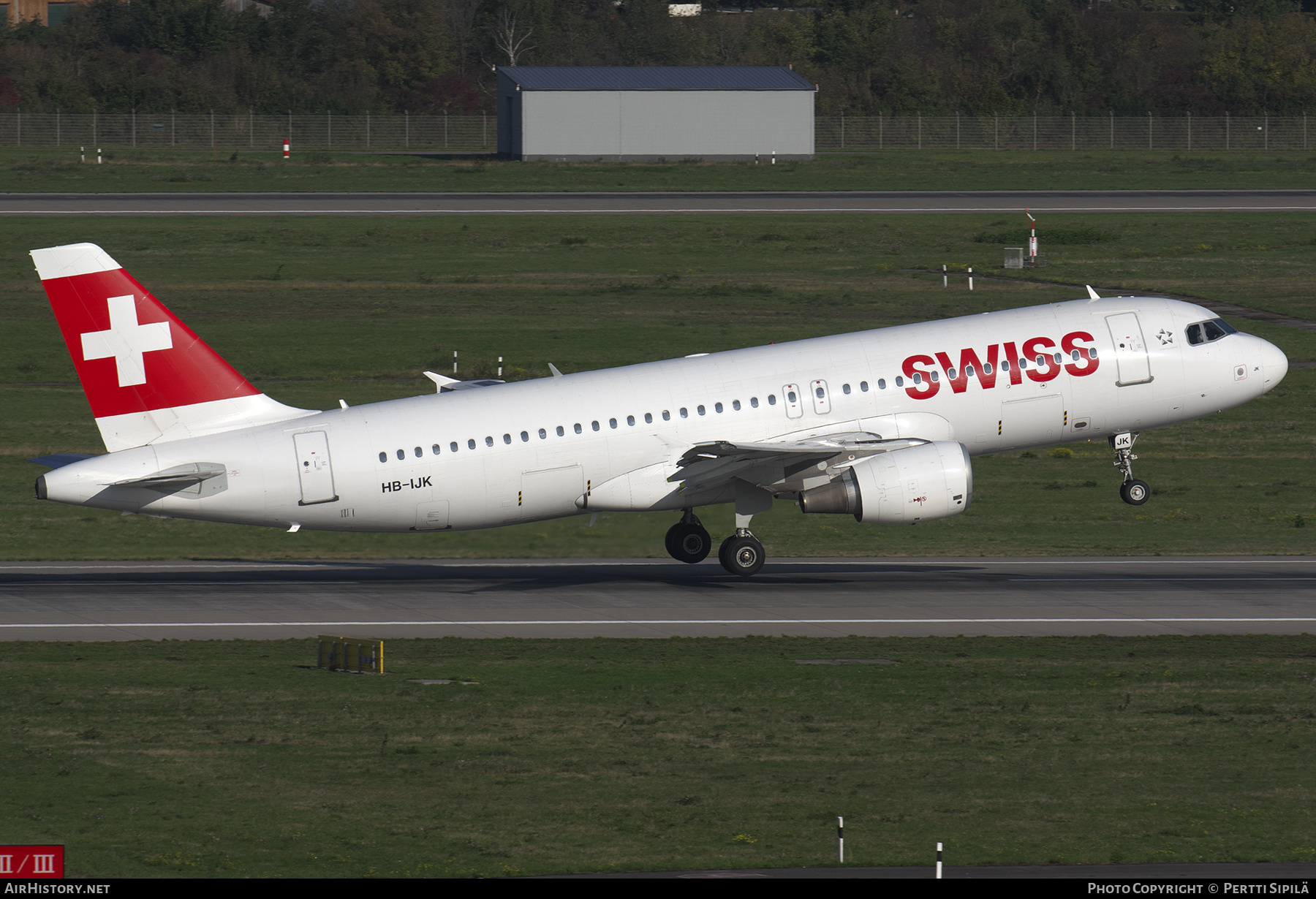 Aircraft Photo of HB-IJK | Airbus A320-214 | Swiss International Air Lines | AirHistory.net #449411
