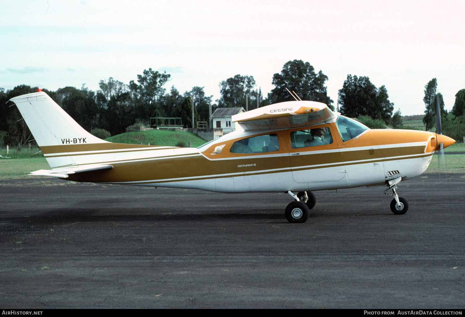 Aircraft Photo of VH-BYK | Cessna 210L Centurion | AirHistory.net #449435