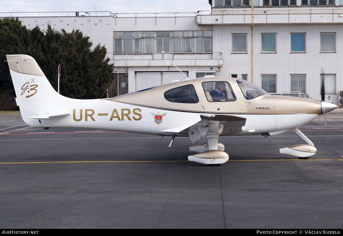 Aircraft Photo of UR-ARS | Cirrus SR-22 G3-GTSX | AirHistory.net #449519