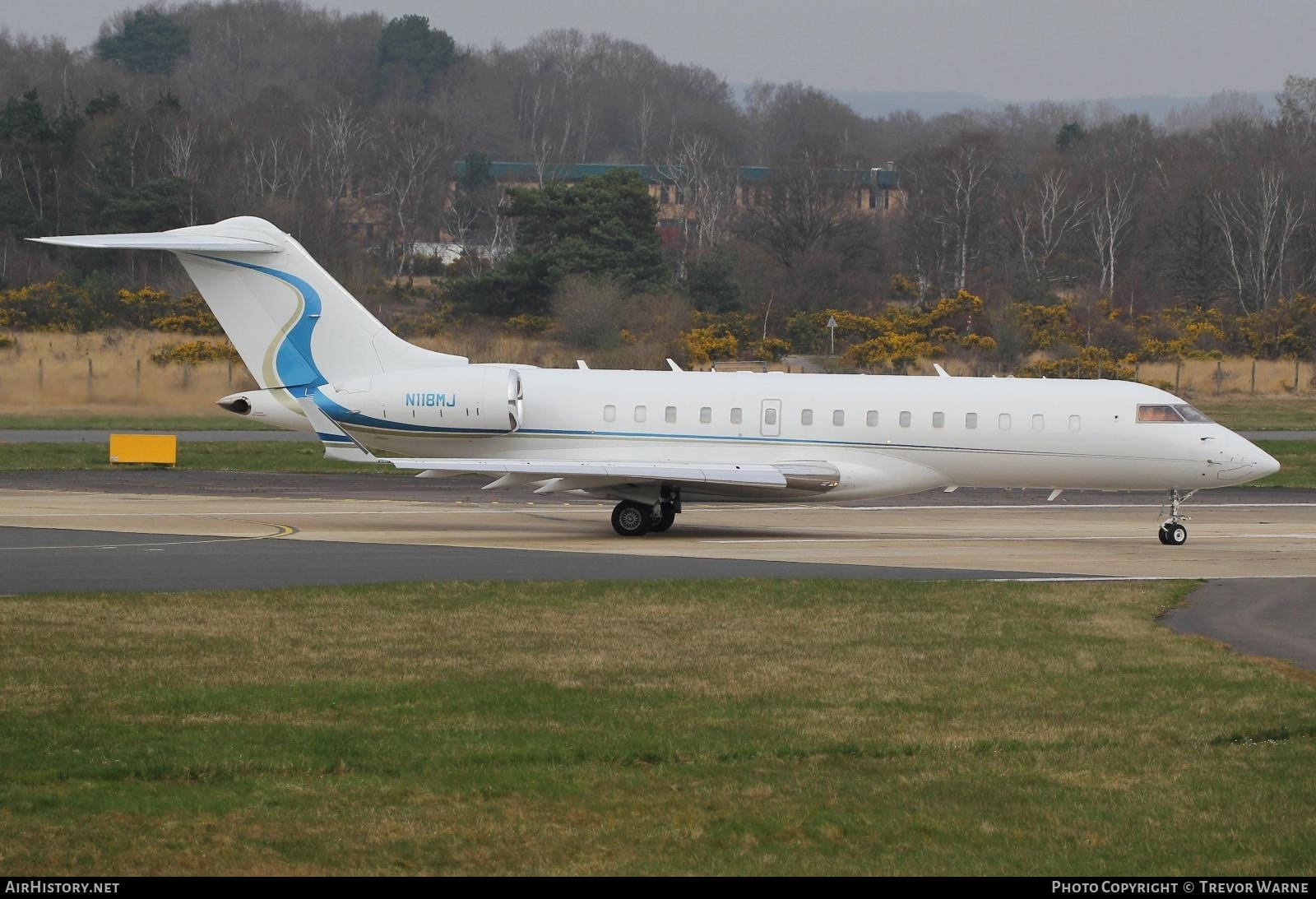 Aircraft Photo of N118MJ | Bombardier Global Express XRS (BD-700-1A10) | AirHistory.net #449547
