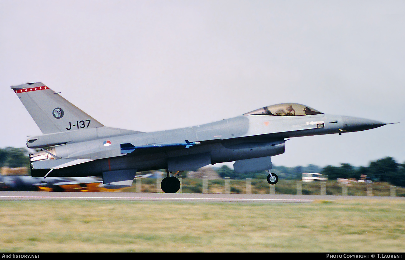 Aircraft Photo of J-137 | General Dynamics F-16A Fighting Falcon | Netherlands - Air Force | AirHistory.net #449556
