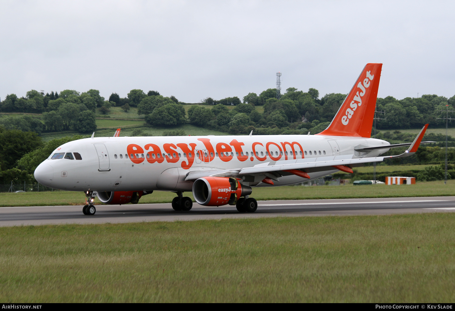 Aircraft Photo of G-EZWR | Airbus A320-214 | EasyJet | AirHistory.net #449713