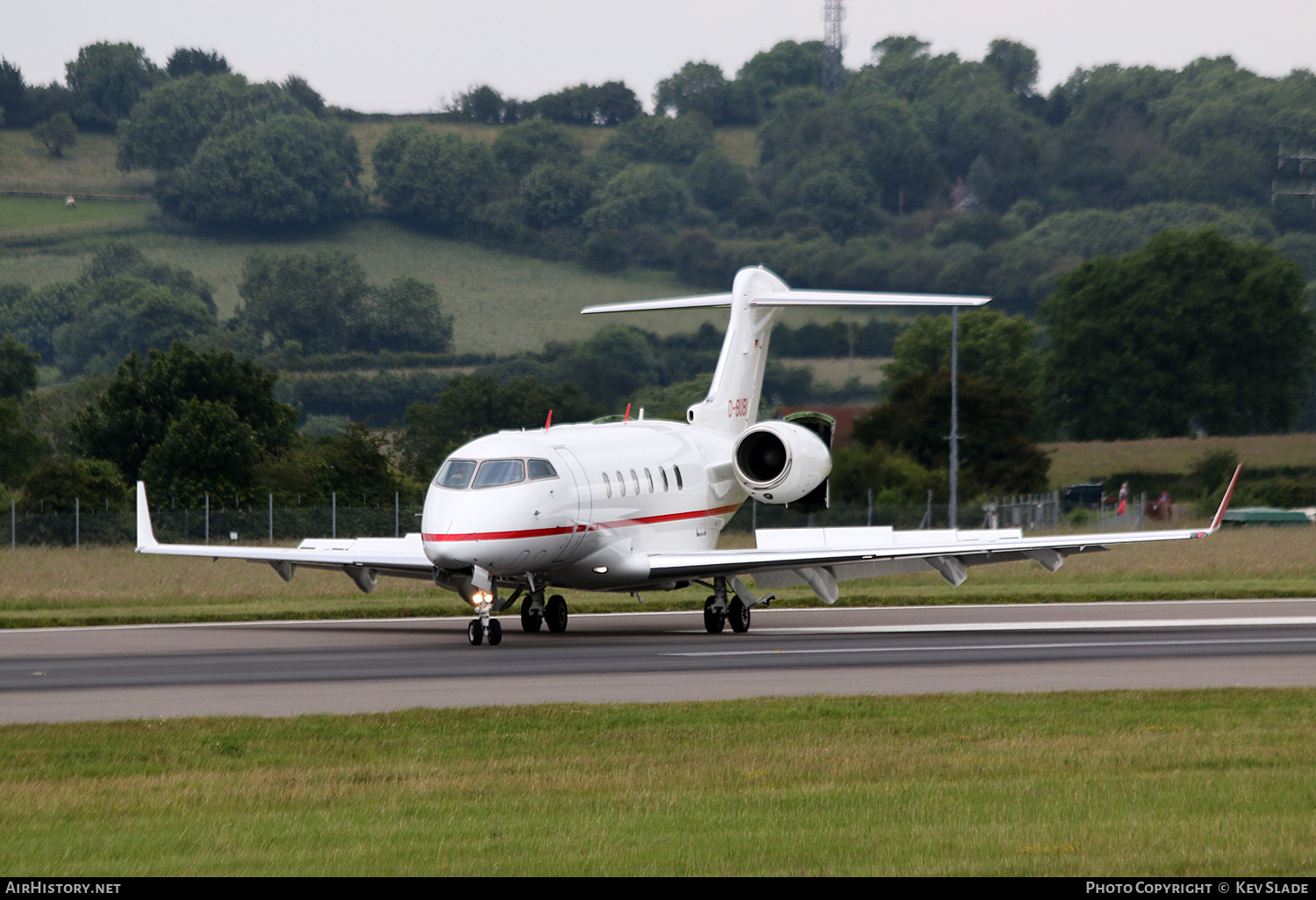 Aircraft Photo of D-BUBI | Bombardier Challenger 300 (BD-100-1A10) | AirHistory.net #449750