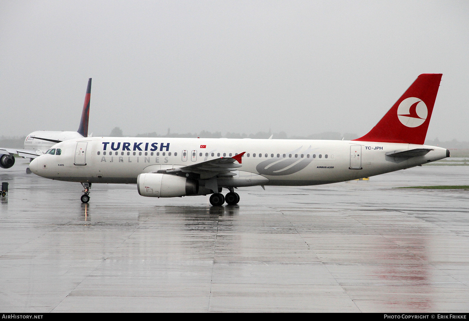 Aircraft Photo of TC-JPH | Airbus A320-232 | Turkish Airlines | AirHistory.net #449831