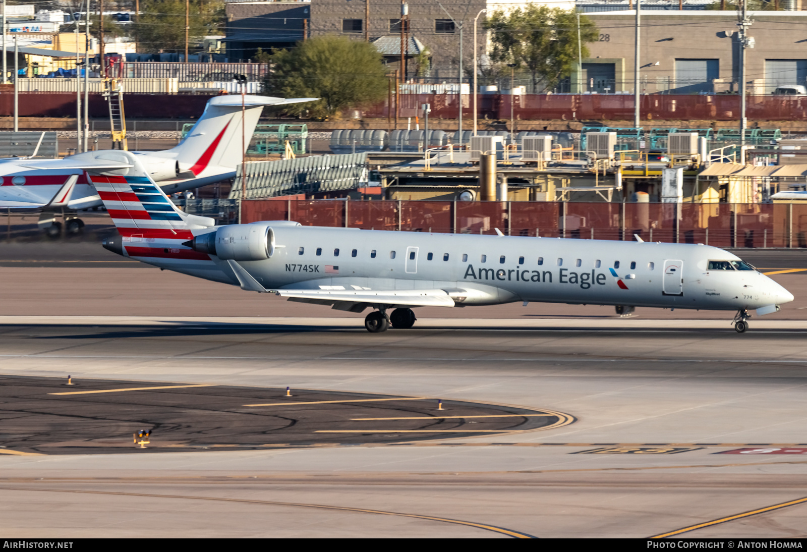 Aircraft Photo of N774SK | Bombardier CRJ-701ER (CL-600-2C10) | American Eagle | AirHistory.net #449918