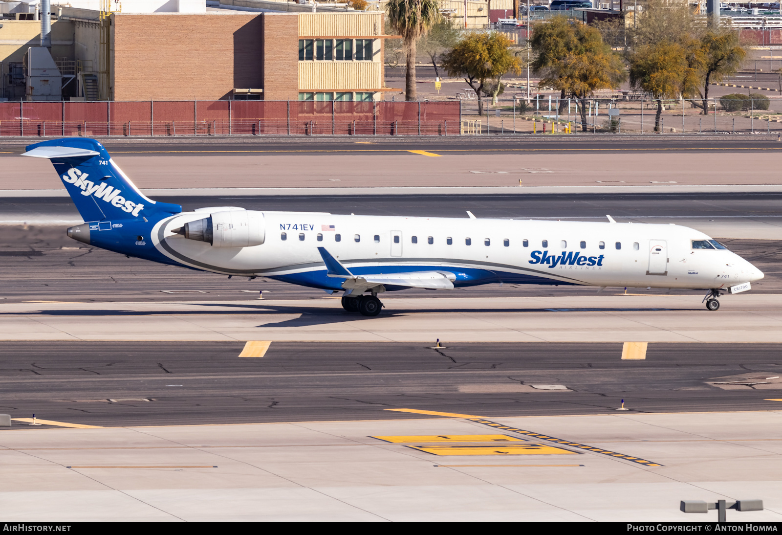 Aircraft Photo of N741EV | Bombardier CRJ-700 (CL-600-2C10) | SkyWest Airlines | AirHistory.net #449920