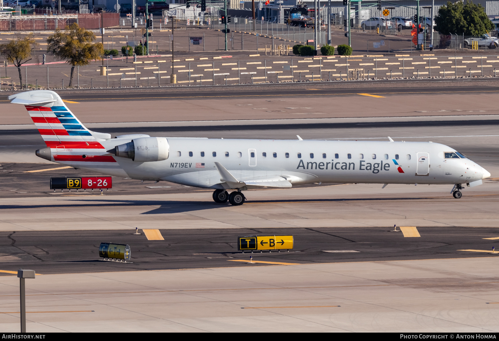 Aircraft Photo of N719EV | Bombardier CRJ-701ER (CL-600-2C10) | American Eagle | AirHistory.net #449925