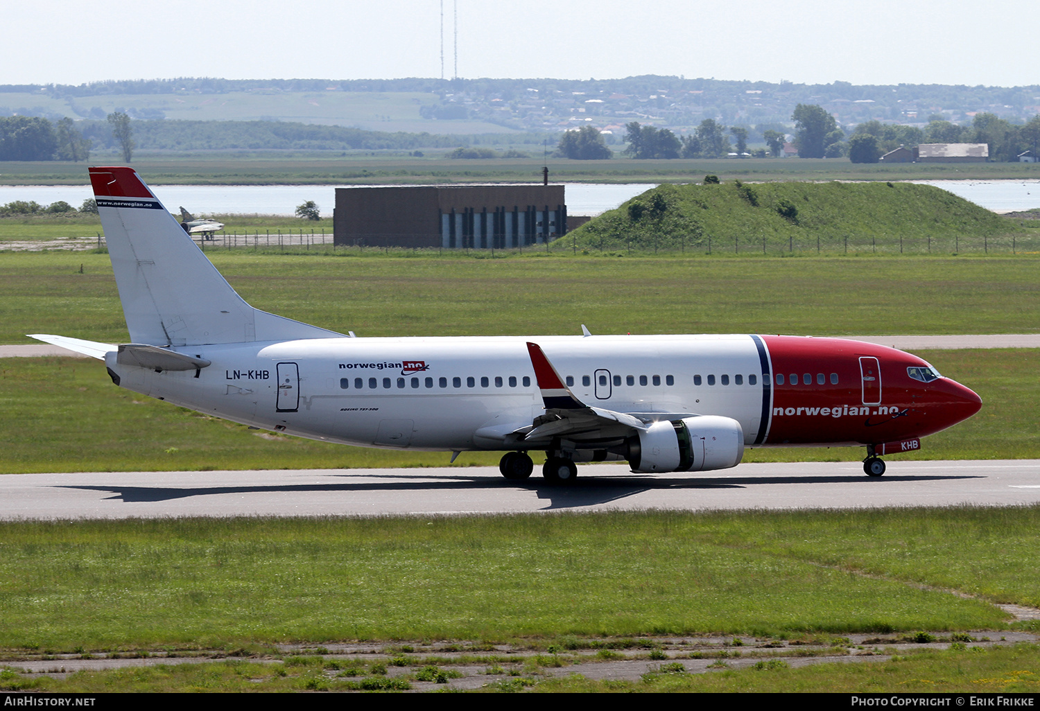 Aircraft Photo of LN-KHB | Boeing 737-31S | Norwegian | AirHistory.net #450116