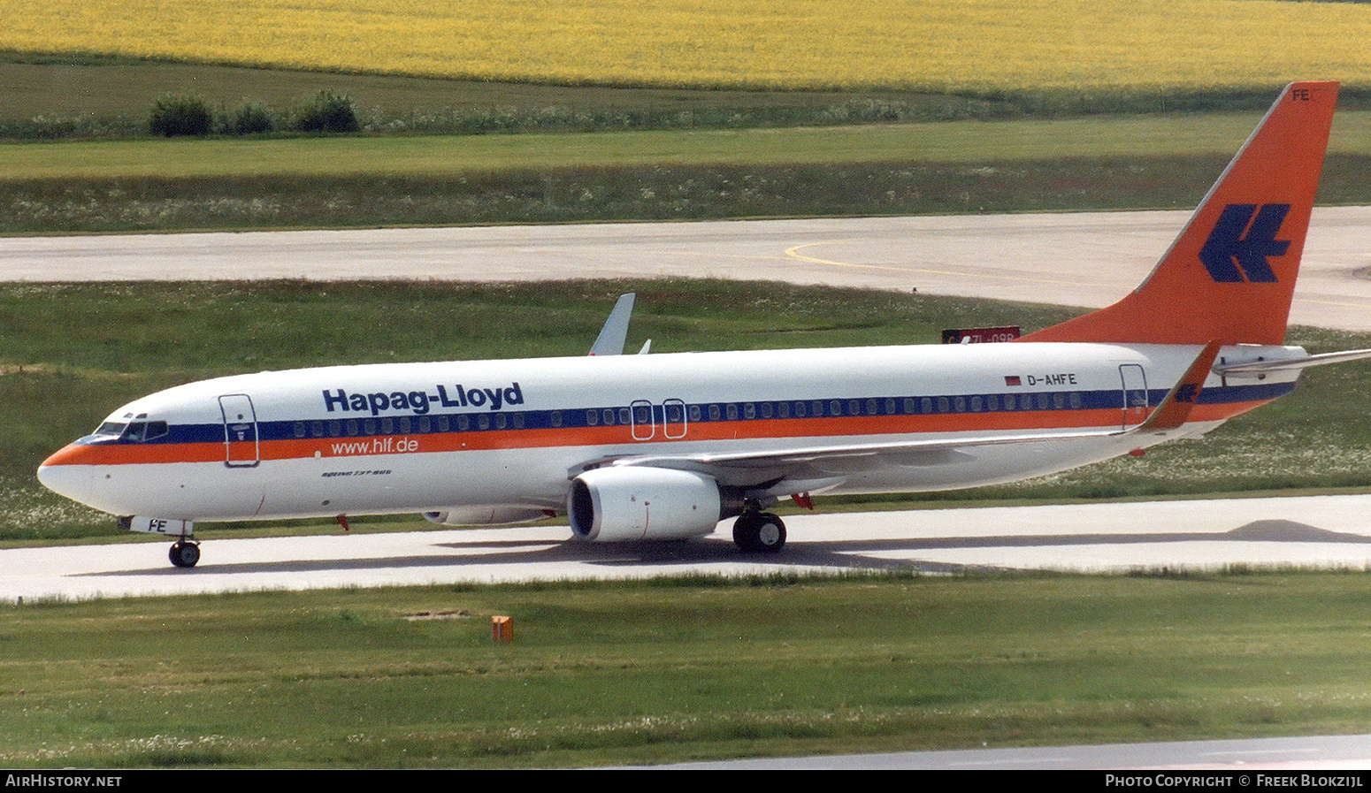 Aircraft Photo of D-AHFE | Boeing 737-8K5 | Hapag-Lloyd | AirHistory.net #450219