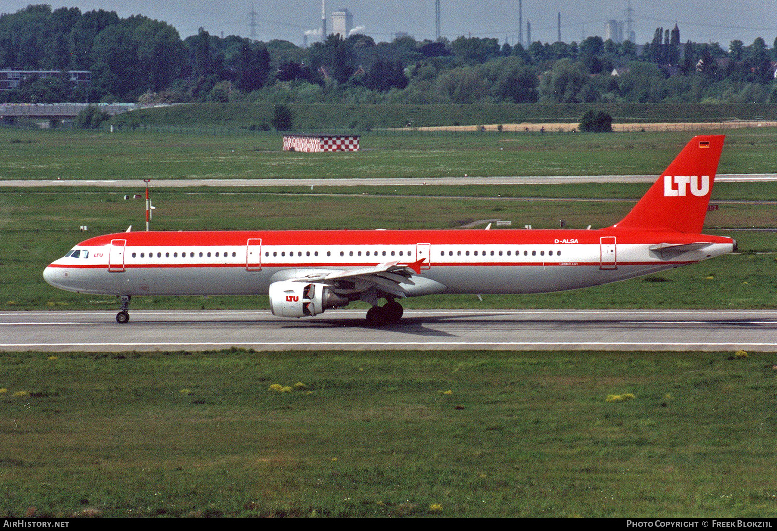 Aircraft Photo of D-ALSA | Airbus A321-211 | LTU - Lufttransport-Unternehmen | AirHistory.net #450284
