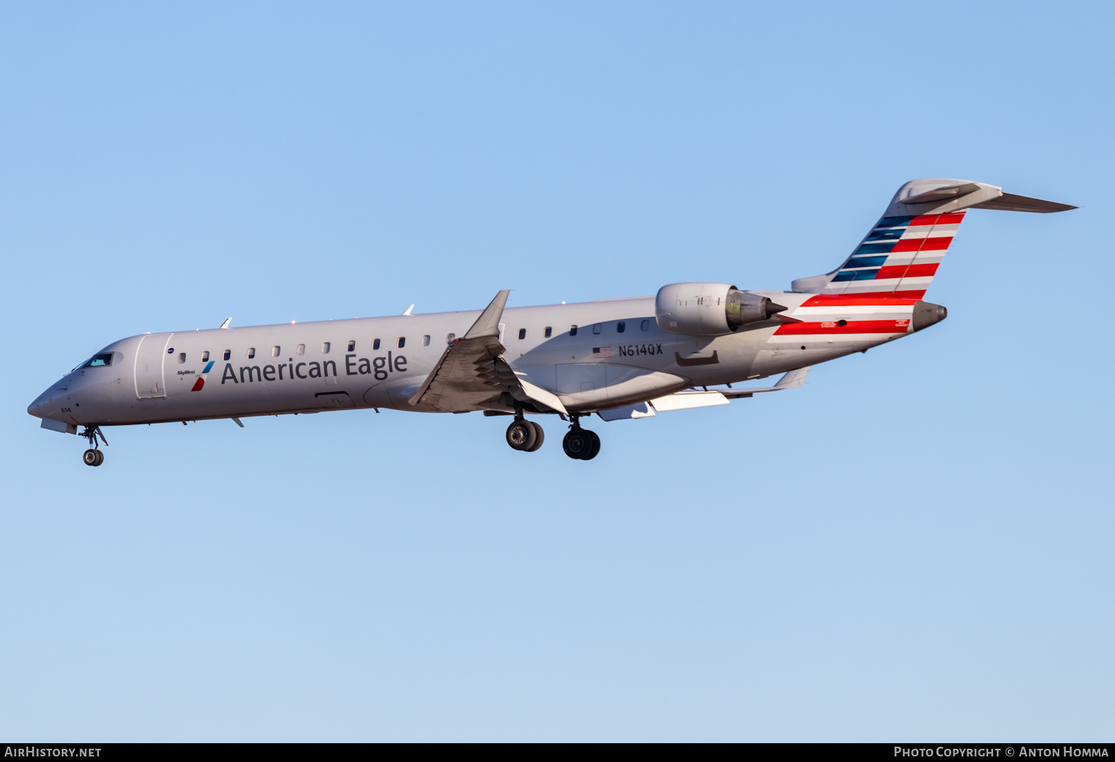 Aircraft Photo of N614QX | Bombardier CRJ-701ER (CL-600-2C10) | American Eagle | AirHistory.net #450296