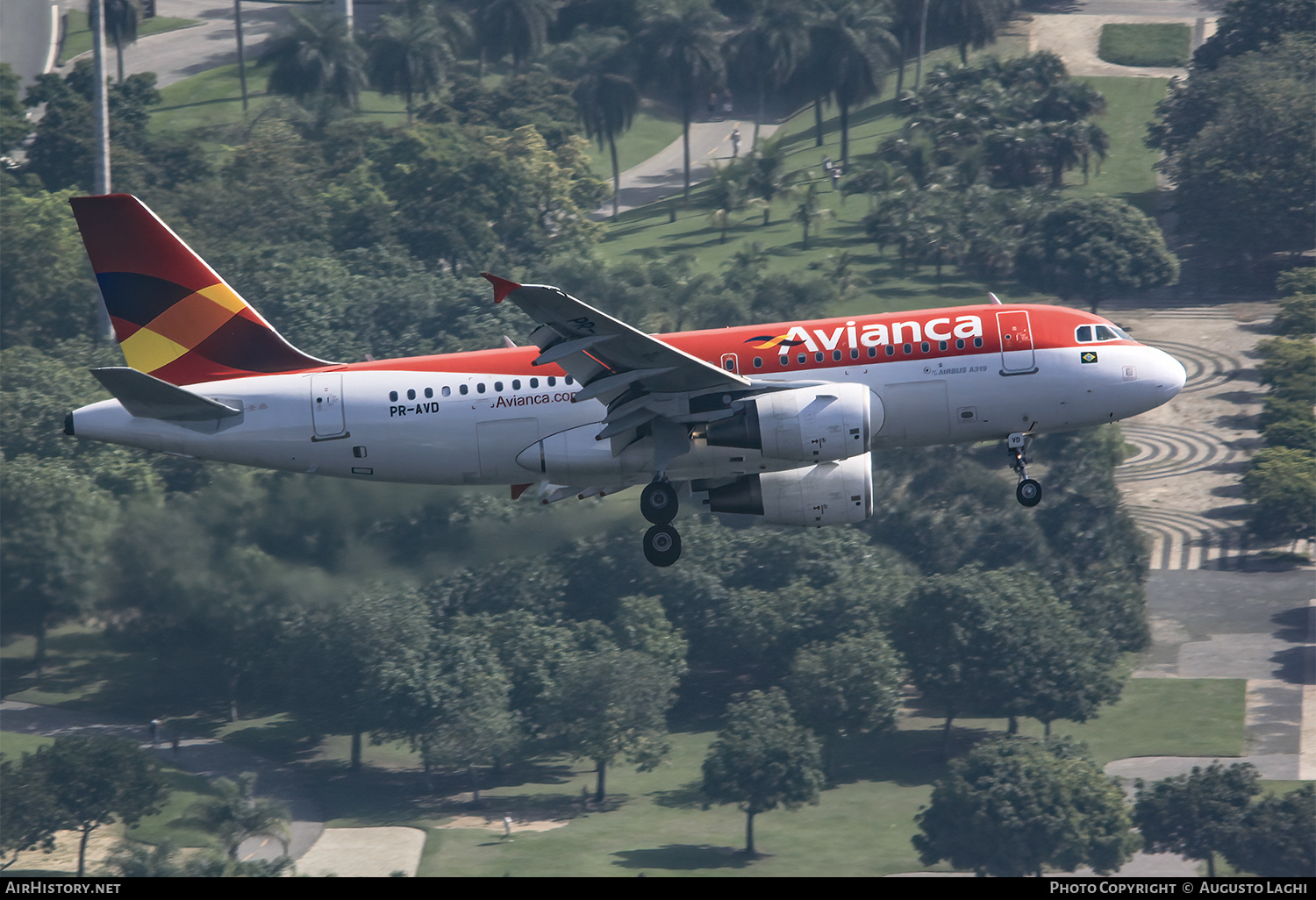 Aircraft Photo of PR-AVD | Airbus A319-115 | Avianca | AirHistory.net #450511