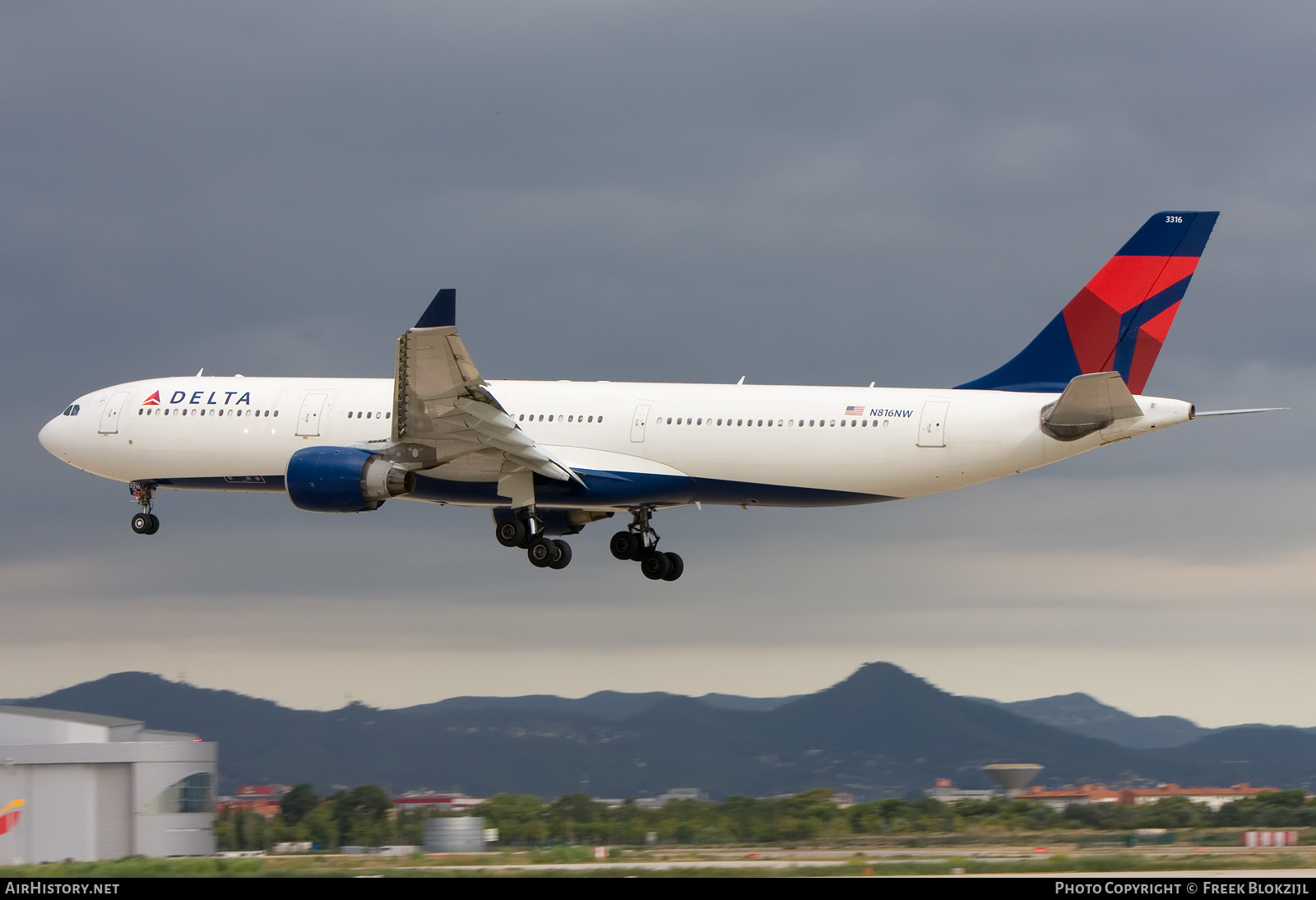 Aircraft Photo of N816NW | Airbus A330-323E | Delta Air Lines | AirHistory.net #450515