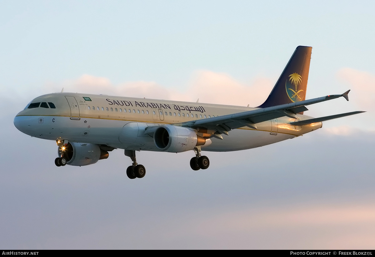 Aircraft Photo of HZ-ASC | Airbus A320-214 | Saudi Arabian Airlines | AirHistory.net #450524