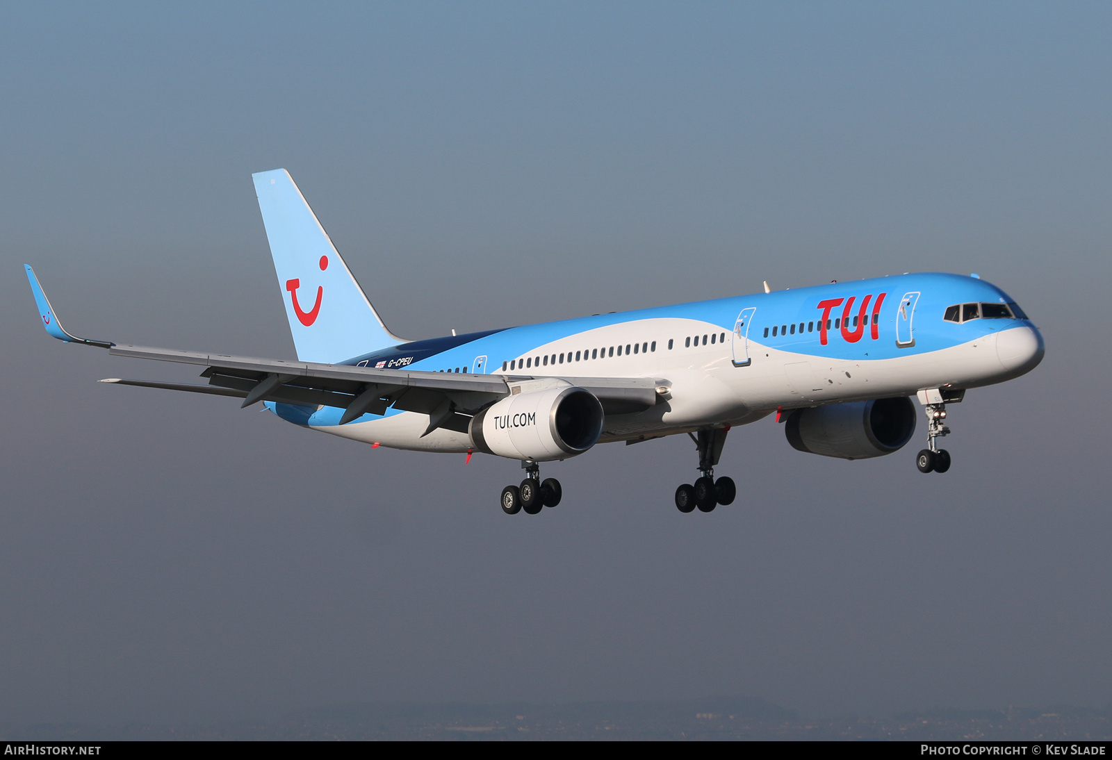 Aircraft Photo of G-CPEU | Boeing 757-236 | TUI | AirHistory.net #450567