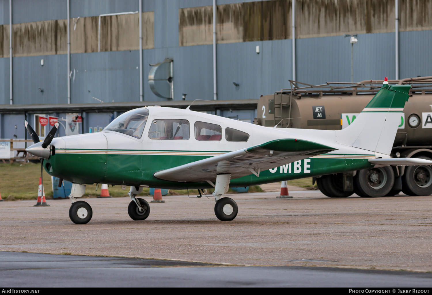 Aircraft Photo of G-OMBE | Beech A23-24 Musketeer Super III | AirHistory.net #450609