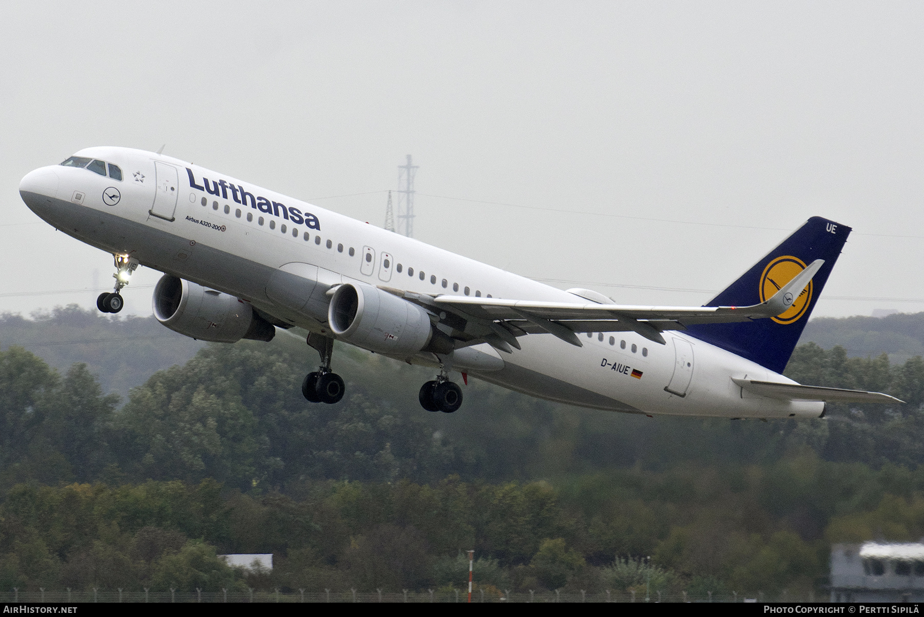 Aircraft Photo of D-AIUE | Airbus A320-214 | Lufthansa | AirHistory.net #450691