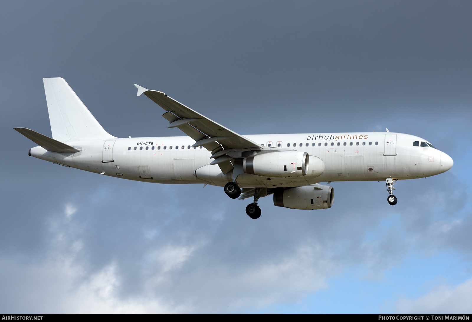 Aircraft Photo of 9H-GTS | Airbus A320-232 | Airhub Airlines | AirHistory.net #450743