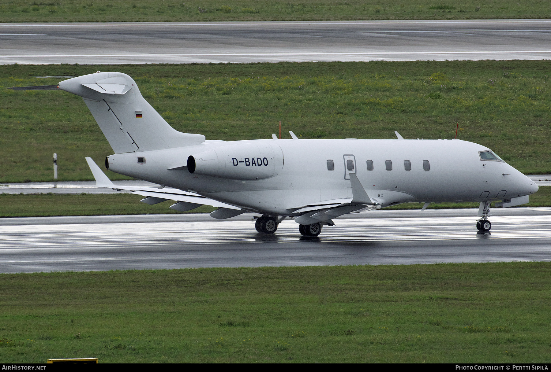Aircraft Photo of D-BADO | Bombardier Challenger 300 (BD-100-1A10) | AirHistory.net #450776