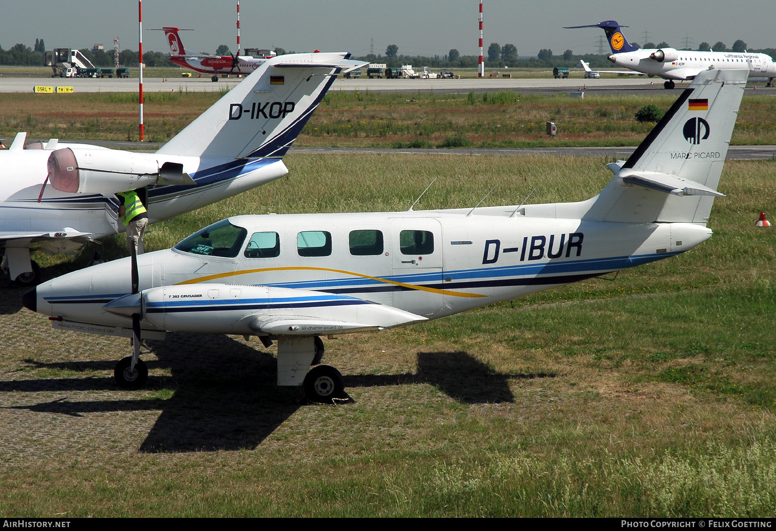 Aircraft Photo of D-IBUR | Cessna T303 Crusader | Air Charter Picard | AirHistory.net #450904